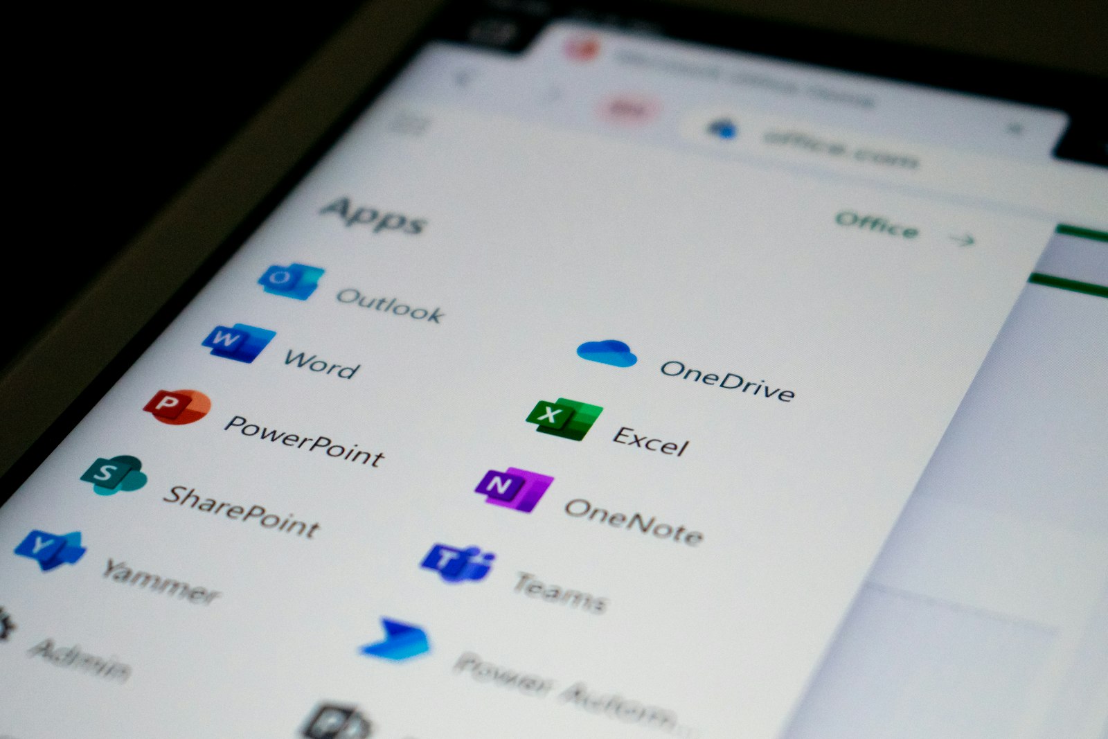 Listado de aplicaciones de Microsoft 365 en el portal, con Outlook en primer lugar